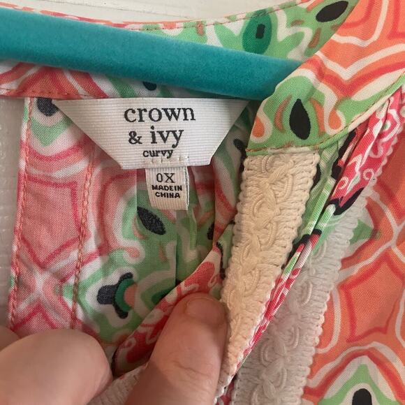 Crown & Ivy Blouse Women's Pink and Green 3/4 Sleeve V-Neck Crochet Sz OX - Picture 4 of 11